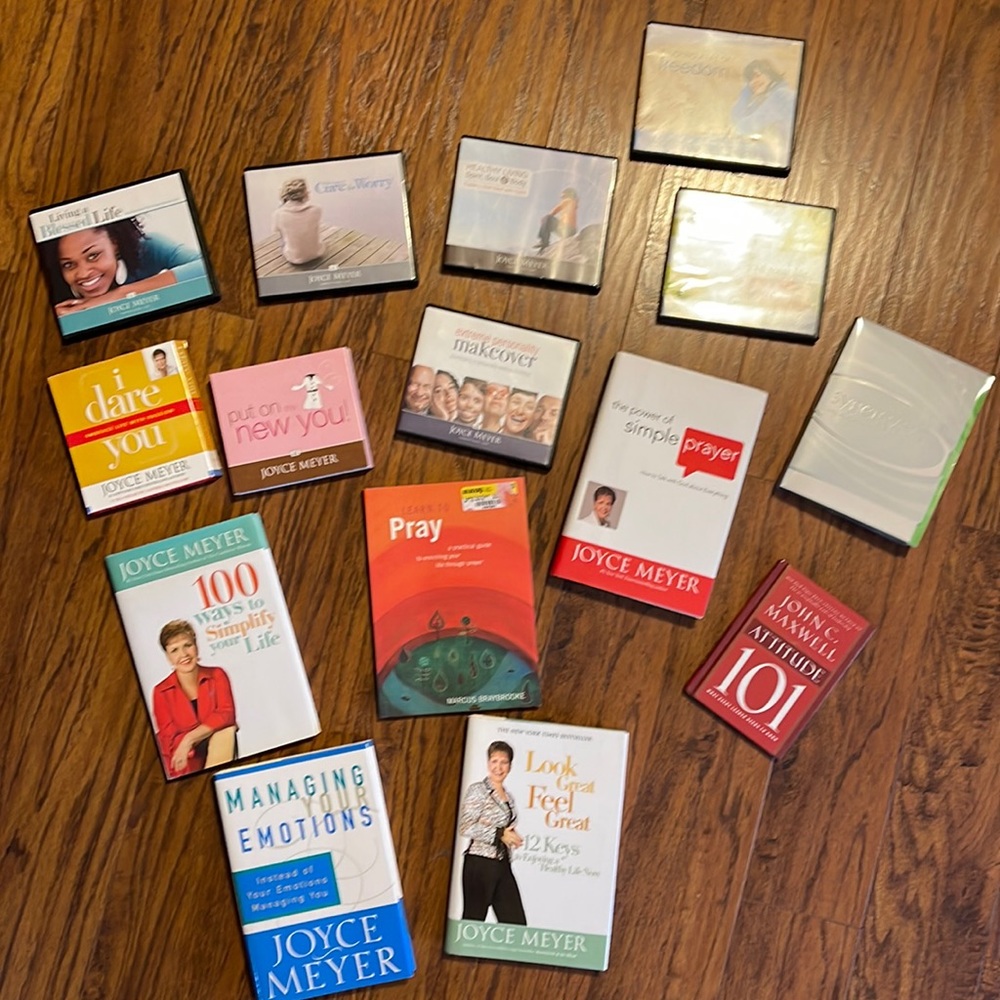 Joyce Meyer collection, plus 2 books by John C Maxwell and by Marcus Braybrooke.